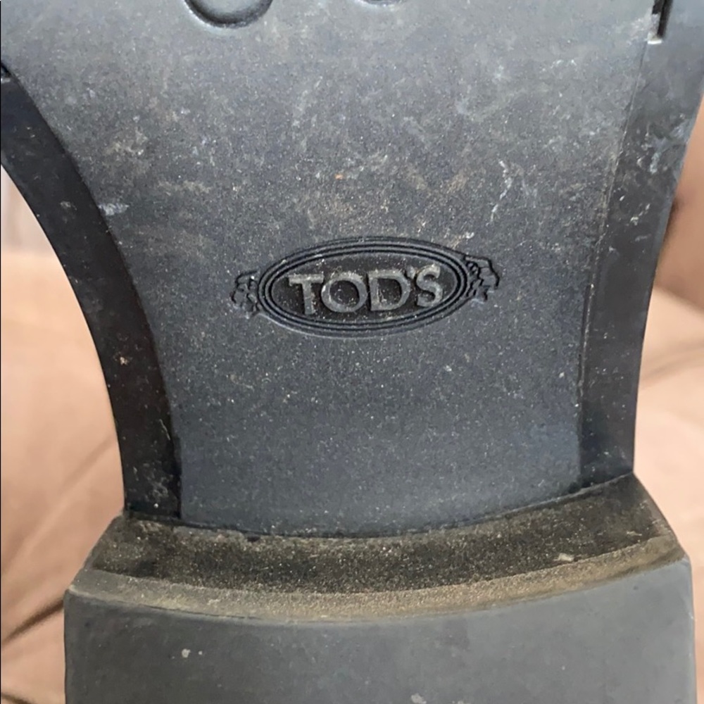 TOD’s tan ankle boot - Picture 9 of 9